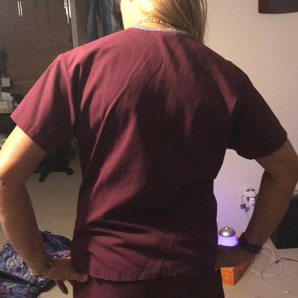 Scrub top - Picture 2 of 2